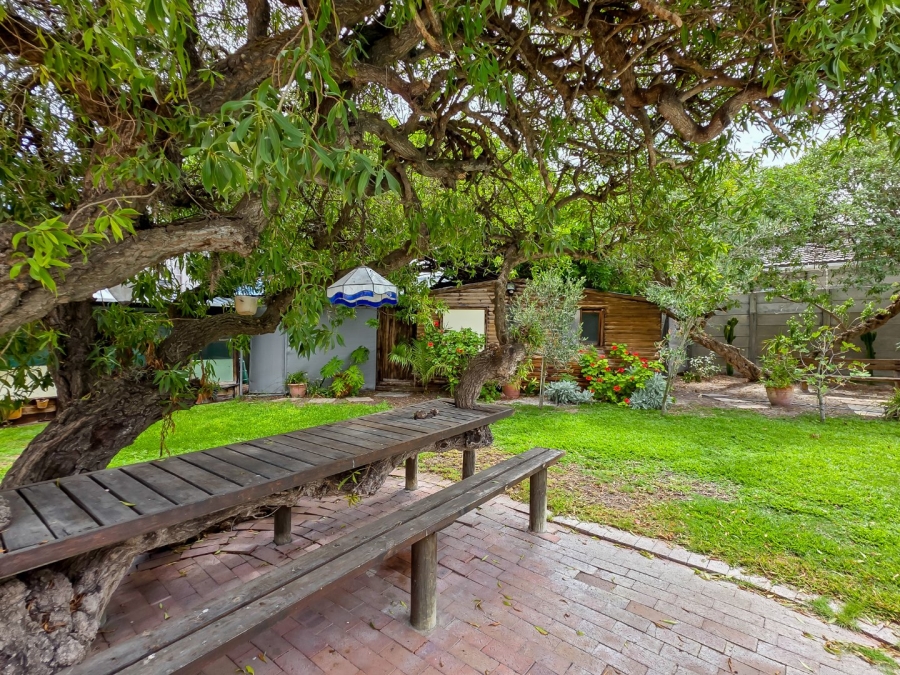 1 Bedroom Property for Sale in Bloubergrant Western Cape